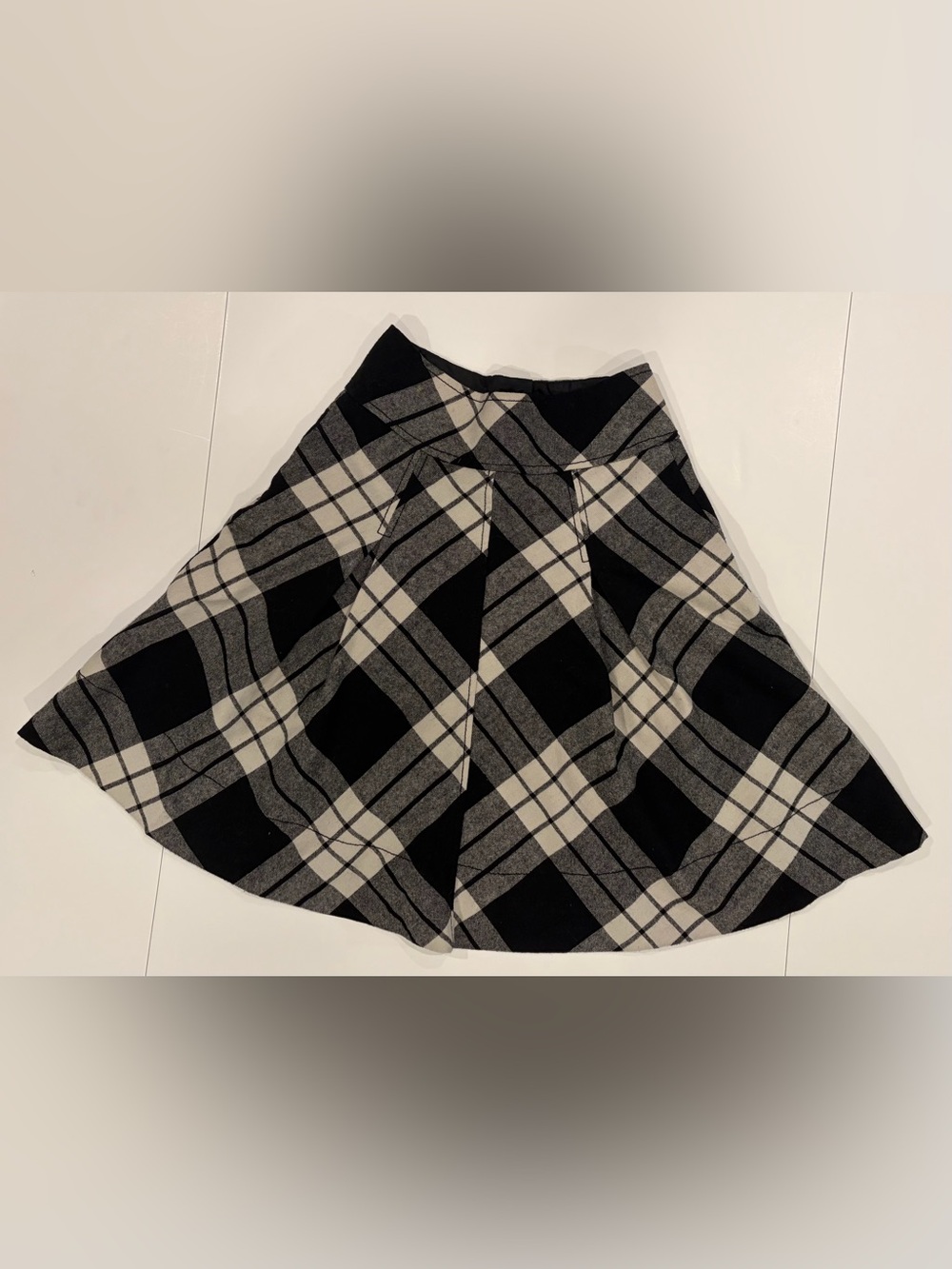 H&M Black & Beige Plaid Button-Front Midi Skirt with Pockets - Size 2 - Picture 2 of 6